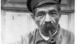 Выставка «Биография в фотографиях Михаила Пришвина»