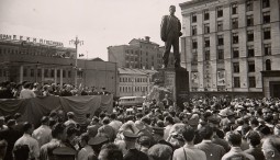 Выставка «Маяковская Москва»
