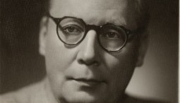 Выставка «Подлинно великий поэт»