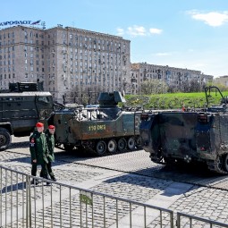 Выставка трофейной техники на Поклонной горе 2024