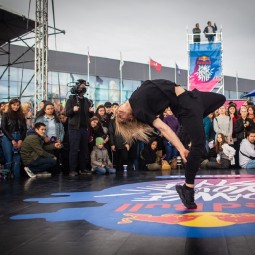 Финал чемпионата мира по уличным танцам Red Bull Dance Your Style 2021