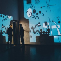 Новогодний арт-эксперимент «Таинственная елка»: путешествие с художниками 2026