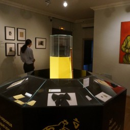  Выставка «Маяковский «haute couture»: искусство одеваться»
