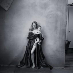 Выставка «THE CAL: Pirelli Calendar 2016. Энни Лейбовиц»