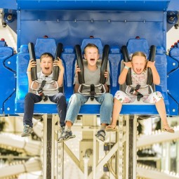 Праздник День знаний в парке аттракционов Хэппилон в ТРК VEGAS