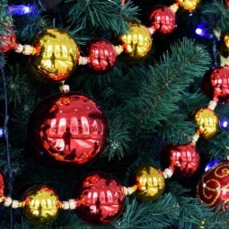 Выставка «Хрупкое чудо на новогодней елке»