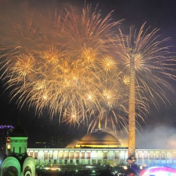 Праздничный салют на 9 мая на Поклонной горе 2018