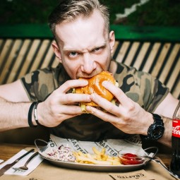 Спортивные трансляции в Crafted Grill Bar City