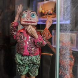 Выставка «Кукольный дом. Традиции театральных представлений»