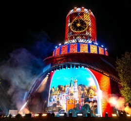 Новогоднее шоу на «Матрешке Москвы» 2025-2026