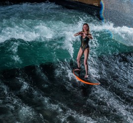 Серфинг круглый год в SURF BROTHERS SKOLKOVO