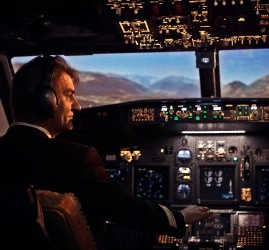 Погружение в мир пилотирования в авиатренажёре Dream Aero