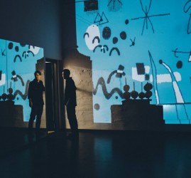 Новогодний арт-эксперимент «Таинственная елка»: путешествие с художниками 2026