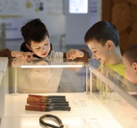 Выставка исторических предметов газовиков на ВДНХ