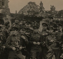 Выставка «Люди на Великой Отечественной войне»