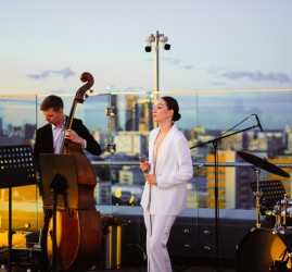 «Сердце бразильского джаза» в атмосферном джаз-лаунже на высоте: живой концерт с видом на Москву 2023