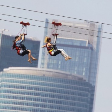 Воздушная трасса Zipline на Воробьевых горах фотографии
