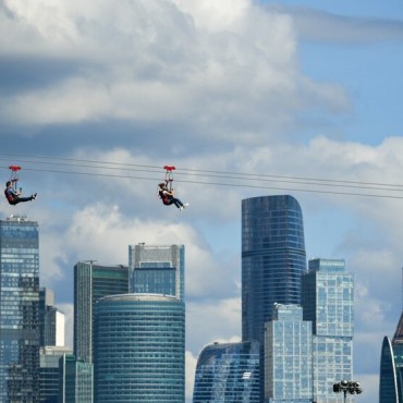 Воздушная трасса Zipline на Воробьевых горах фотографии