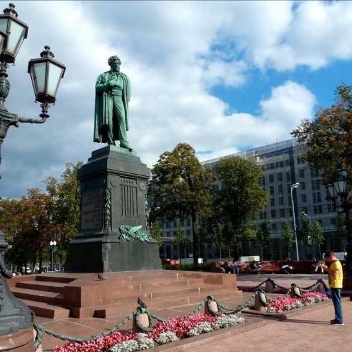 Пушкинская площадь в москве