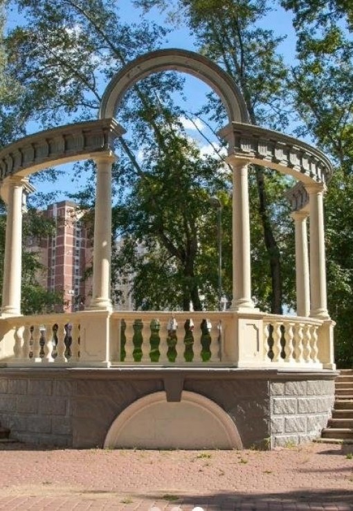 Сквер по Олонецкому проезду