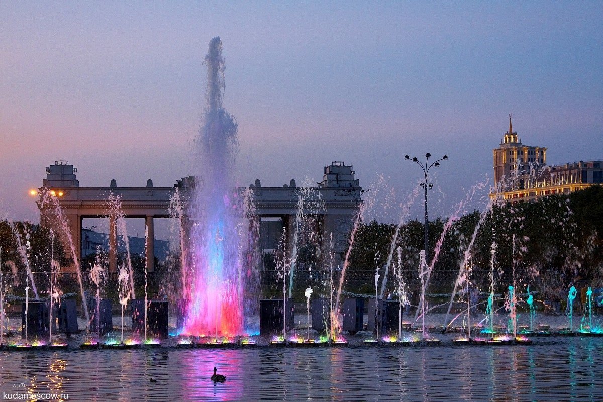 Открытие сезона фонтанов в Москве 2015