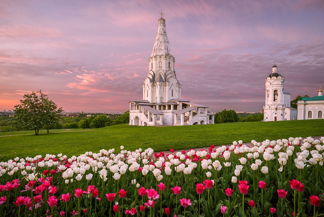 Коломенское Церковь осень