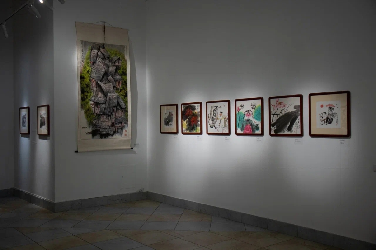 Выставка «Традиции и современность в творчестве Ван Бинфана»