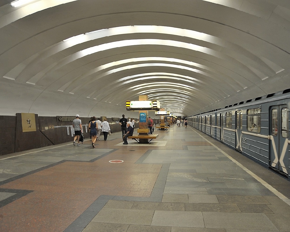 Stanciya Metro Kantemirovskaya