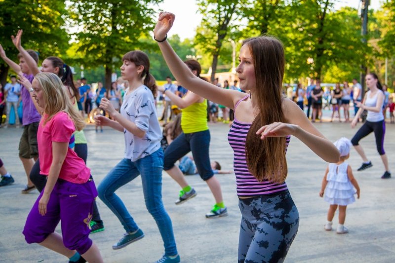 Танцы в парках Москвы 2017