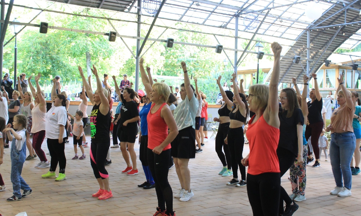 7 парков Москвы, где летом 2023 проводятся бесплатные занятия по танцу