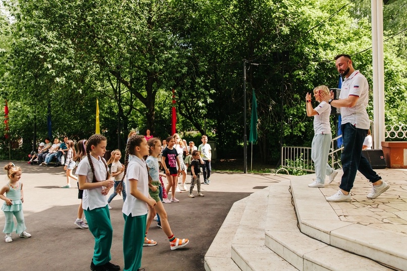 Для детей, взрослых и всей семьи: какие необычные занятия проходят в парках Москвы летом