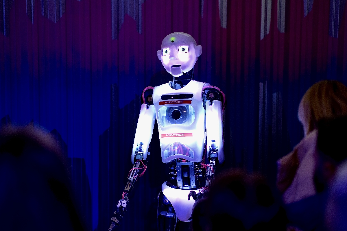10 роботов, обученные потенциально опасным для человечества навыкам