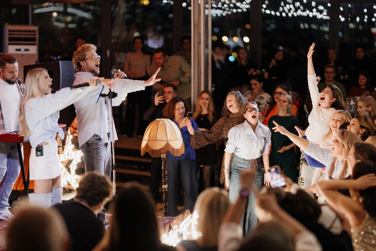 Некараоке вечеринка на тёплой крыше под хиты 90-х и 2000-х