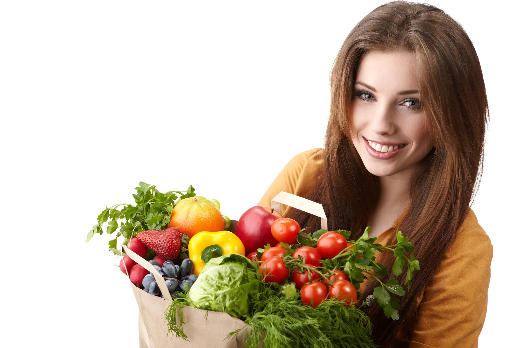 Девушка с овощами. Девушка с овощами и фруктами. Женщина с продуктами. Человек овощ.