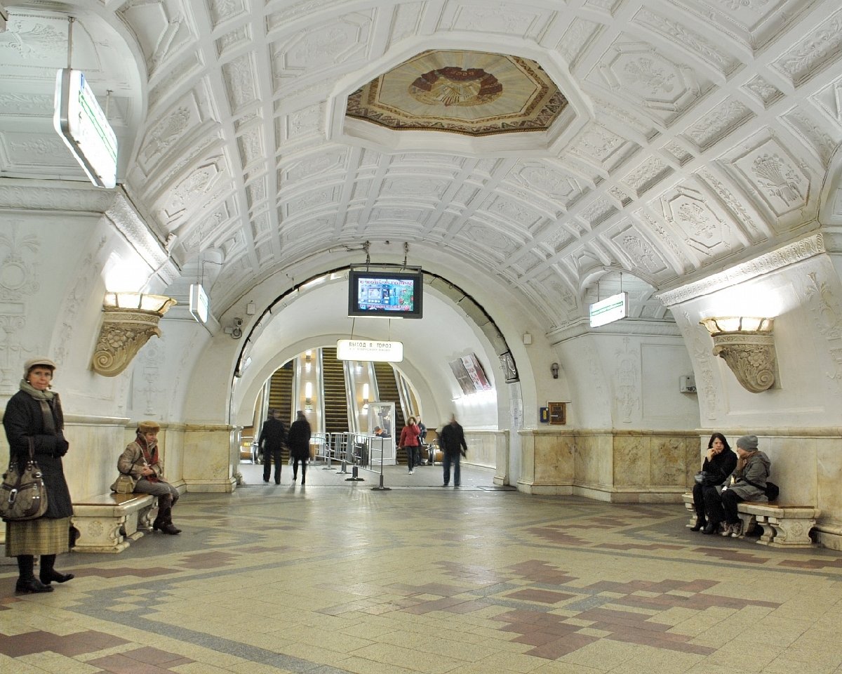 метро белорусская выходы