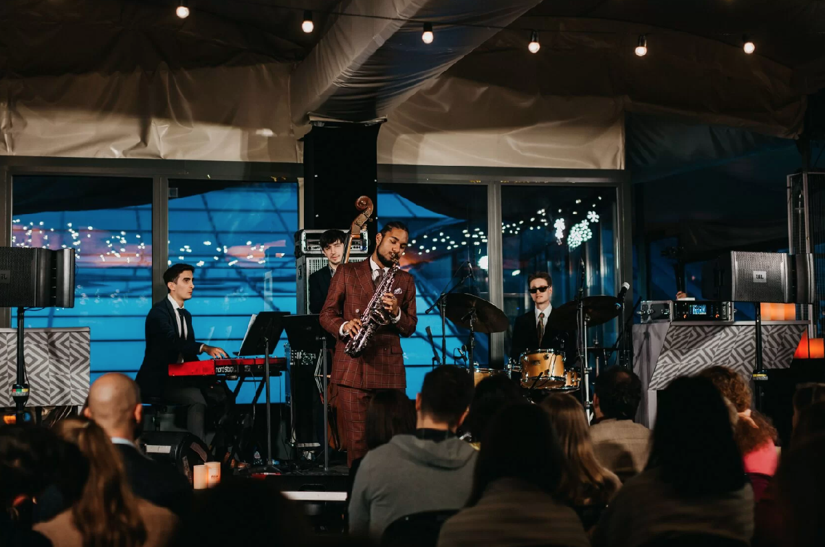 Винтажный джаз Нью-Йорка 50-х на теплой крыше от джазовой звезды Armir Lee и его бэнда 2022