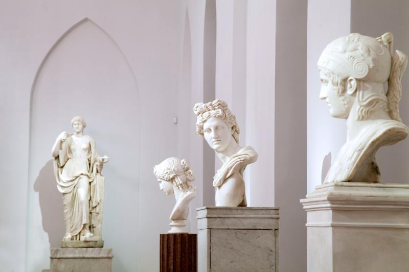 Выставка «Дворец во дворце. Скульптура Останкина в Оперном доме Царицына»